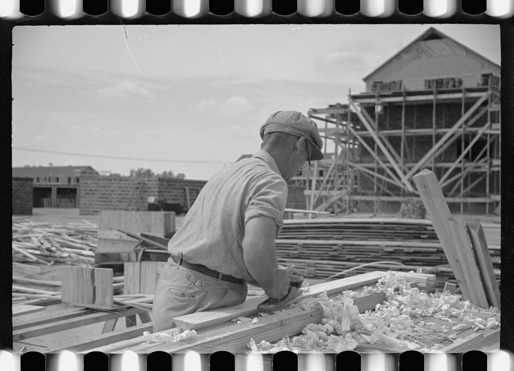 Carpenter at Greenbelt, Maryland. Sourced from the Library of Congress.
