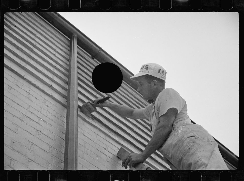 [Untitled photo, possibly related to: Workmen at Greenbelt, Maryland]. Sourced from the Library of Congress.