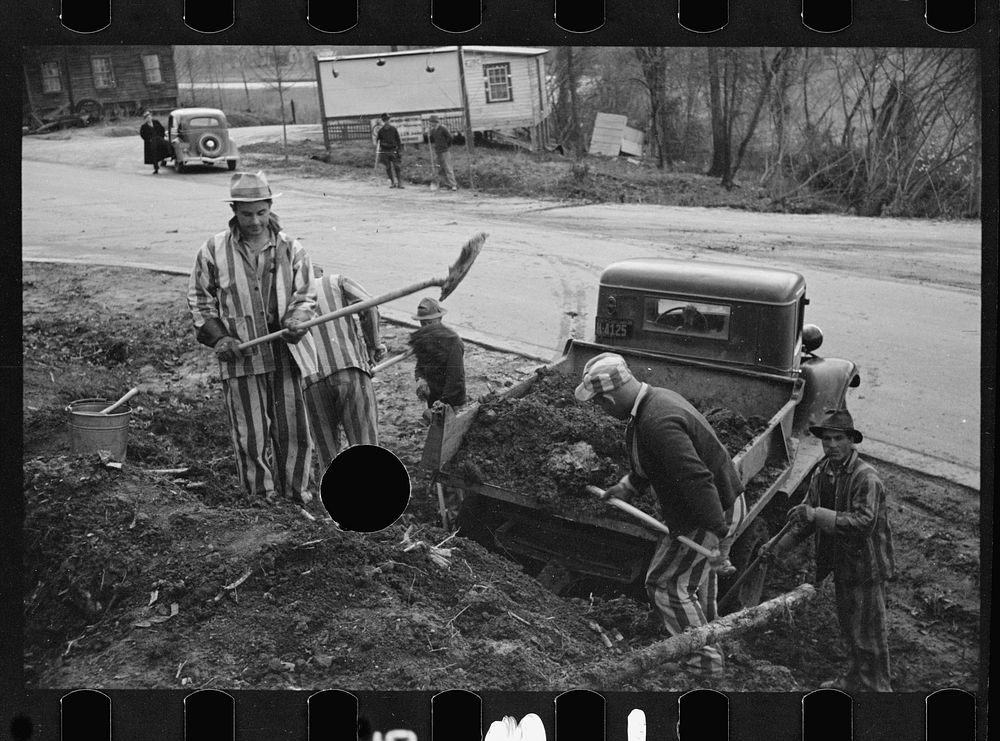 [Untitled photo, possibly related to: Convicts working on state road, North Carolina]. Sourced from the Library of Congress.