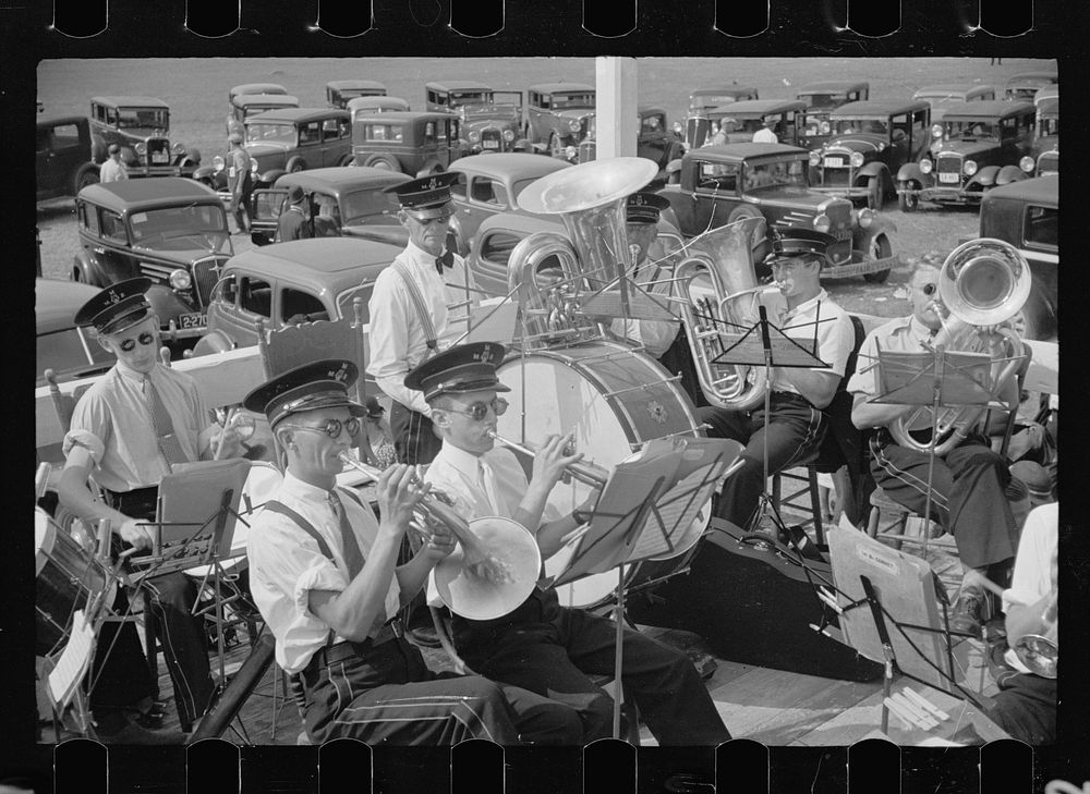 Scene at the annual fair, Morrisville, Vermont. Sourced from the Library of Congress.