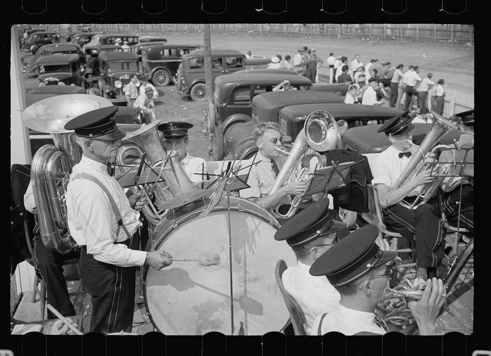[Untitled photo, possibly related to: Scene at the annual fair, Morrisville, Vermont]. Sourced from the Library of Congress.