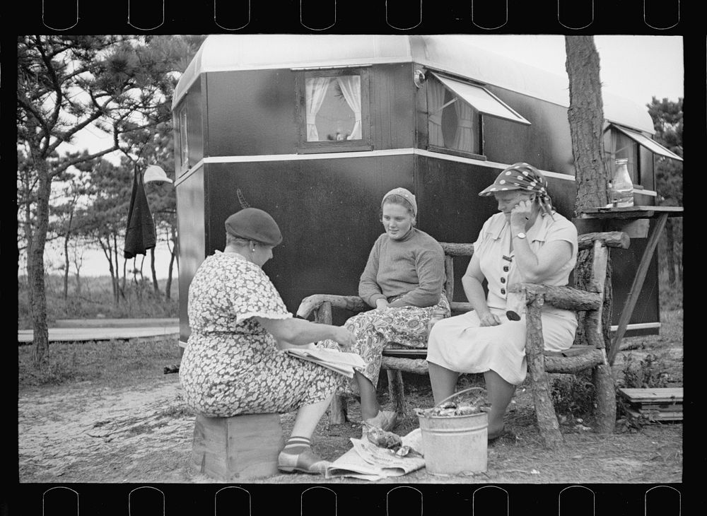 Scene at the auto trailer camp, Dennis Port, Massachusetts. Sourced from the Library of Congress.