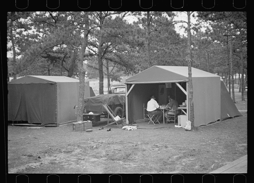 Scenes at the auto trailer camp, Dennis Port, Massachusetts. Sourced from the Library of Congress.