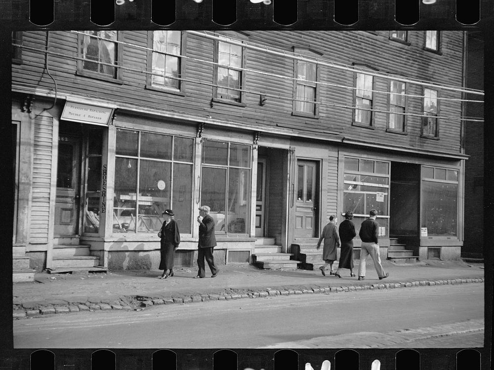 Main street in the French section, west of river, Amoskeag, Manchester, New Hampshire. Sourced from the Library of Congress.
