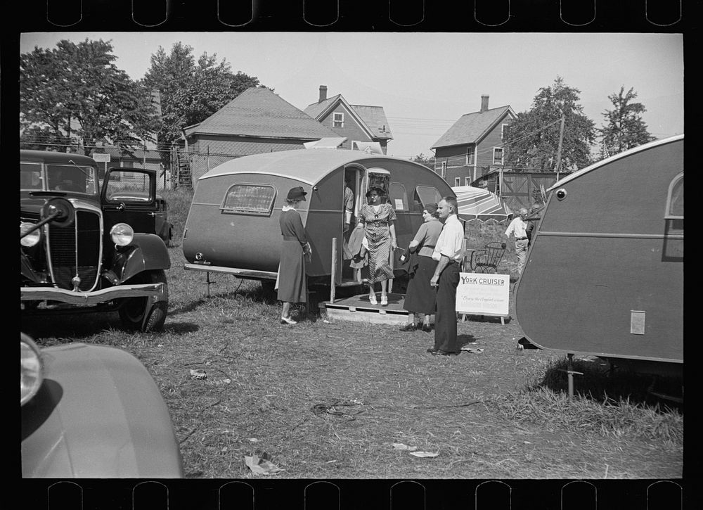 [Untitled photo, possibly related to: The trailer finds an important place at the 1936 fair. Springfield, Massachusetts].…