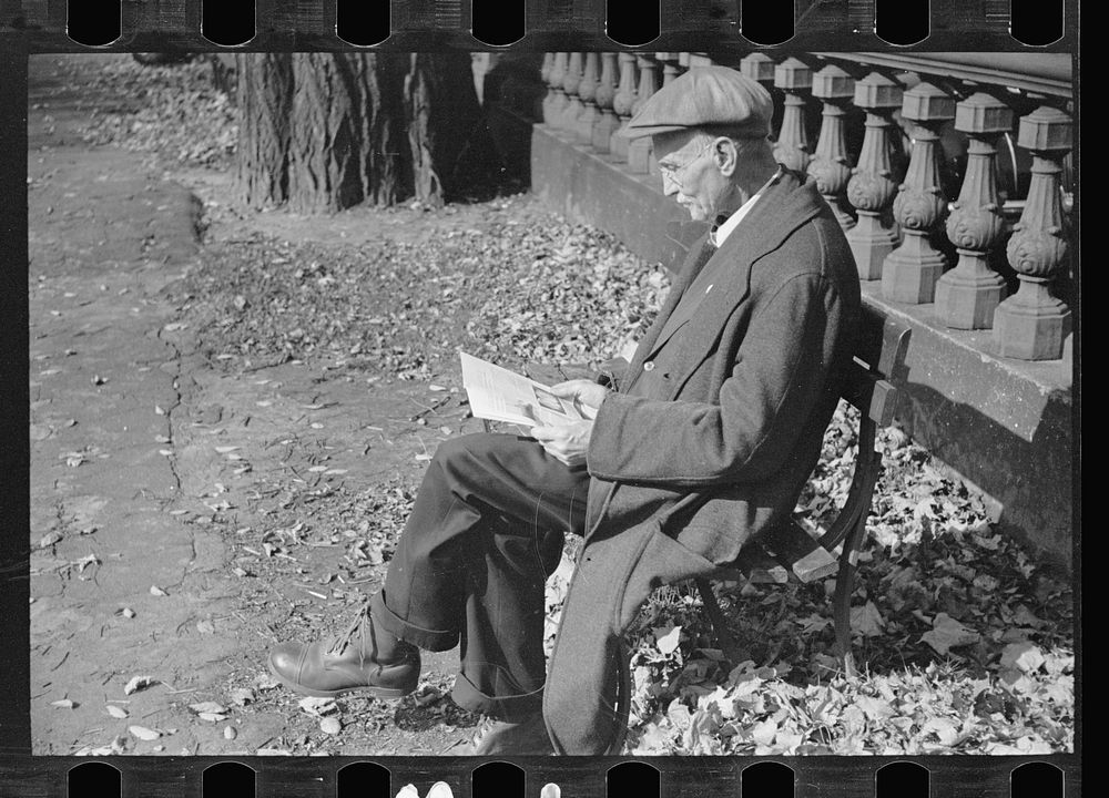 [Untitled photo, possibly related to: Man in the park, Manchester, New Hampshire]. Sourced from the Library of Congress.