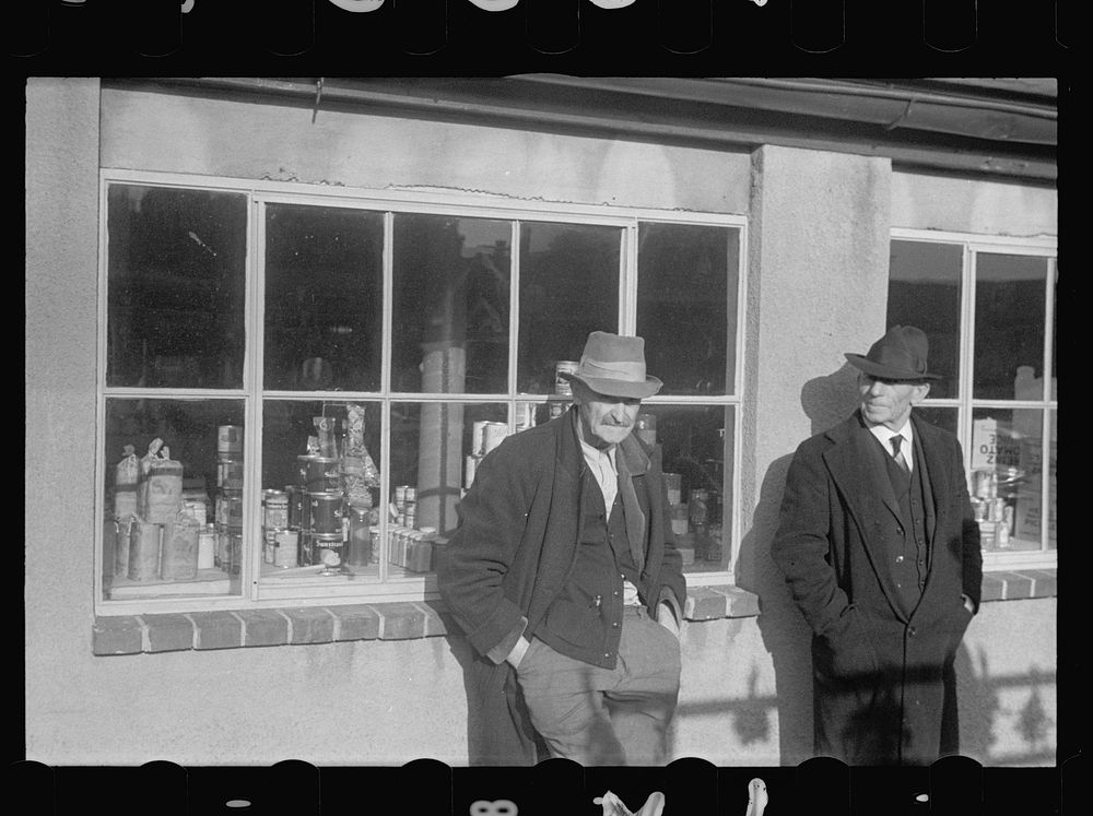 [Untitled photo, possibly related to: Street corner, Manchester, New Hampshire]. Sourced from the Library of Congress.