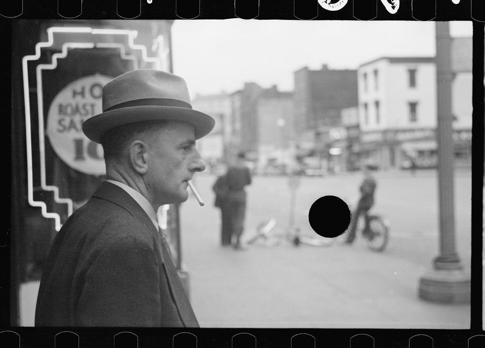 [Untitled photo, possibly related to: Man on the street, Washington, D.C.]. Sourced from the Library of Congress.