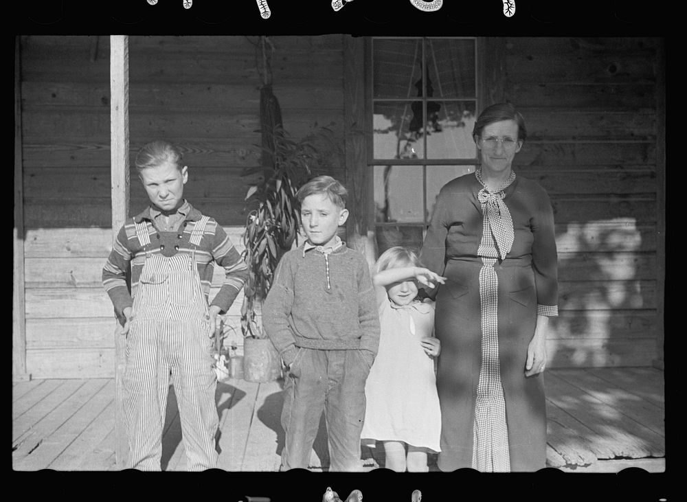 Rehabilitated family, Gullford County, North Carolina. Sourced from the Library of Congress.