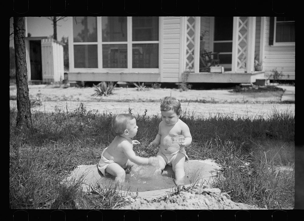 Homesteaders children. Penderlea Homesteads, North Carolina. Sourced from the Library of Congress.