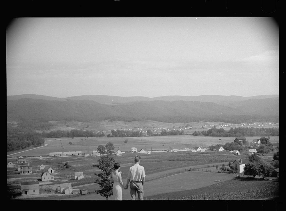 [Untitled photo, possibly related to: Tygart Valley, West Virginia]. Sourced from the Library of Congress.