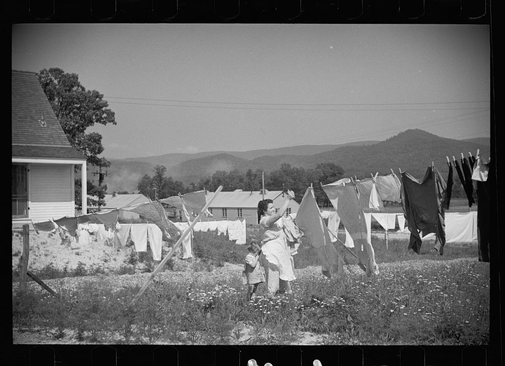 [Untitled photo, possibly related to: Tygart Valley Homesteads, West Virginia]. Sourced from the Library of Congress.