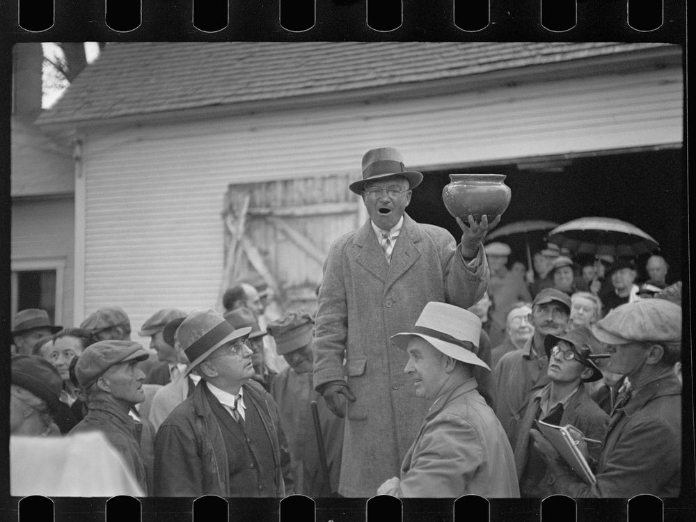 Hyde Park (vicinity), Vermont. An auction. Sourced from the Library of Congress.