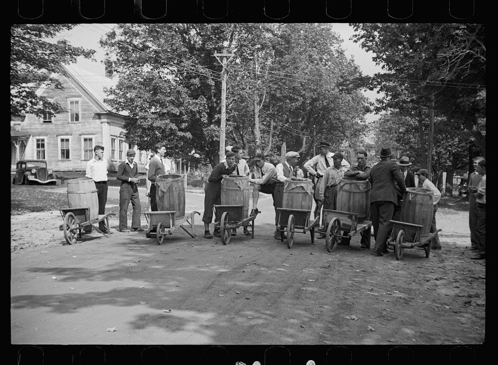 Start of the two-man wheelbarrow and barrel race. Fair at Albany, Vermont. Sourced from the Library of Congress.