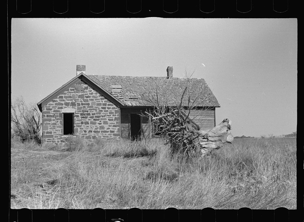 Abandoned farm, Ottawa County, Kansas. Sourced from the Library of Congress.