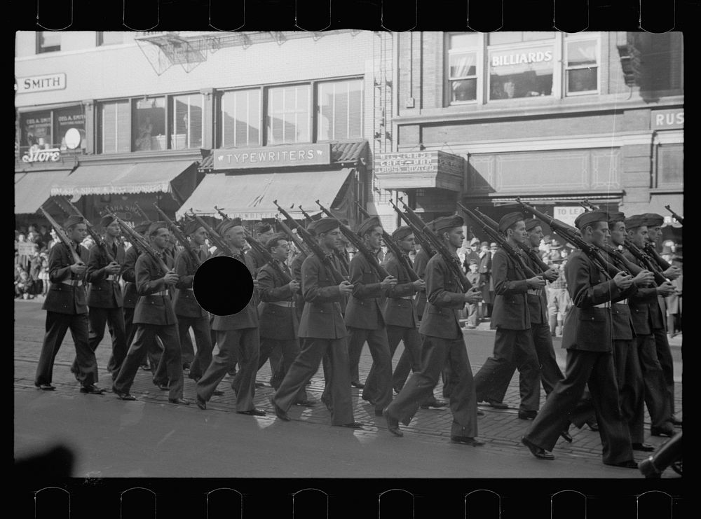 [Untitled photo, possibly related to: Armistice Day parade, Omaha, Nebraska]. Sourced from the Library of Congress.