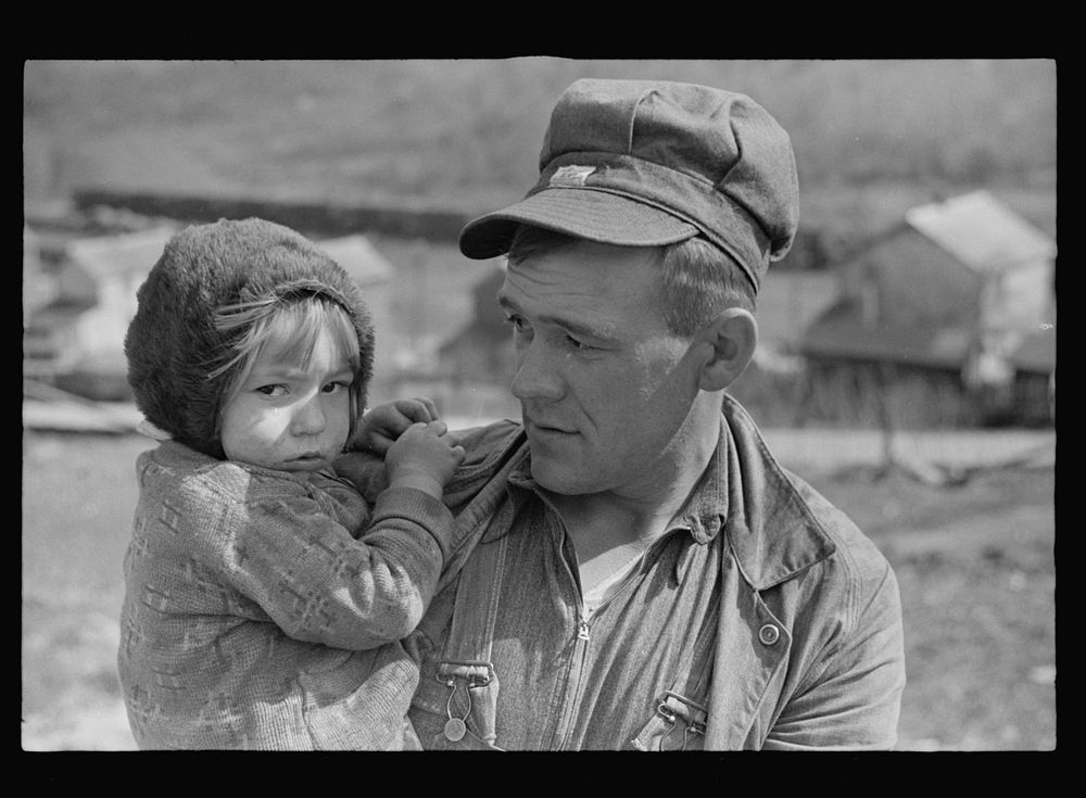 Father and daughter, Kempton, West Virginia. Sourced from the Library of Congress.