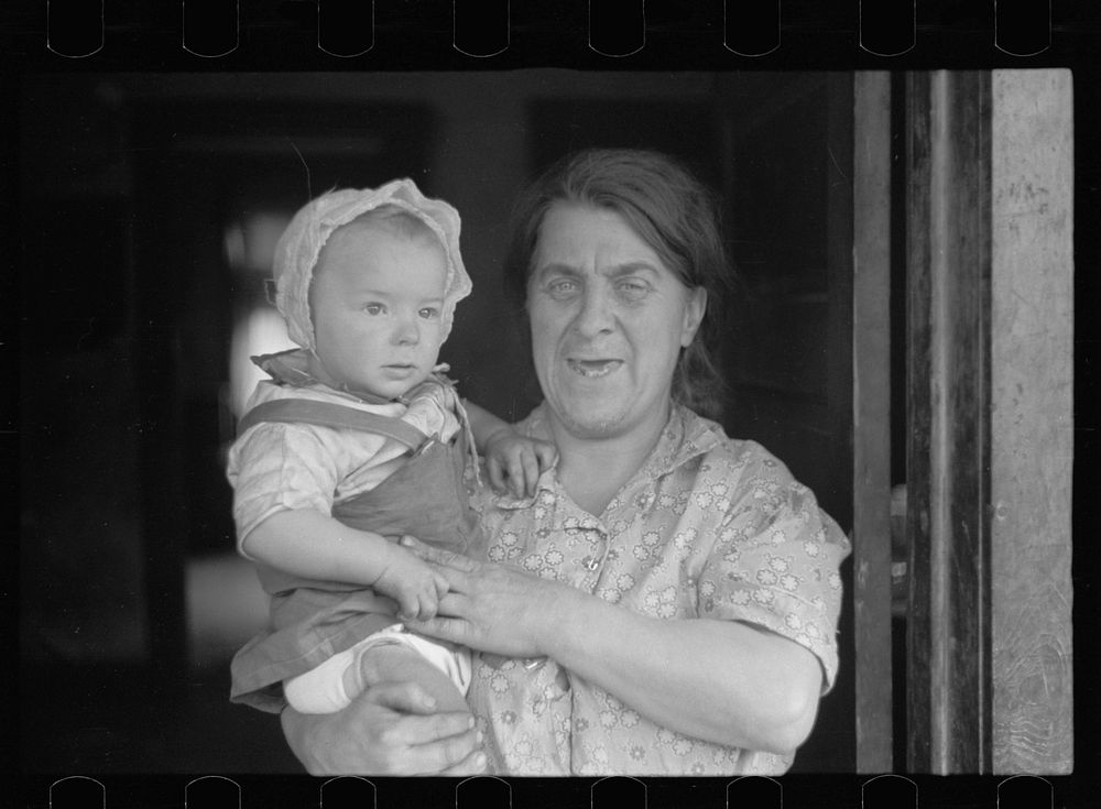 Wife of coal miner with grandchild. Kempton, West Virginia. Sourced from the Library of Congress.