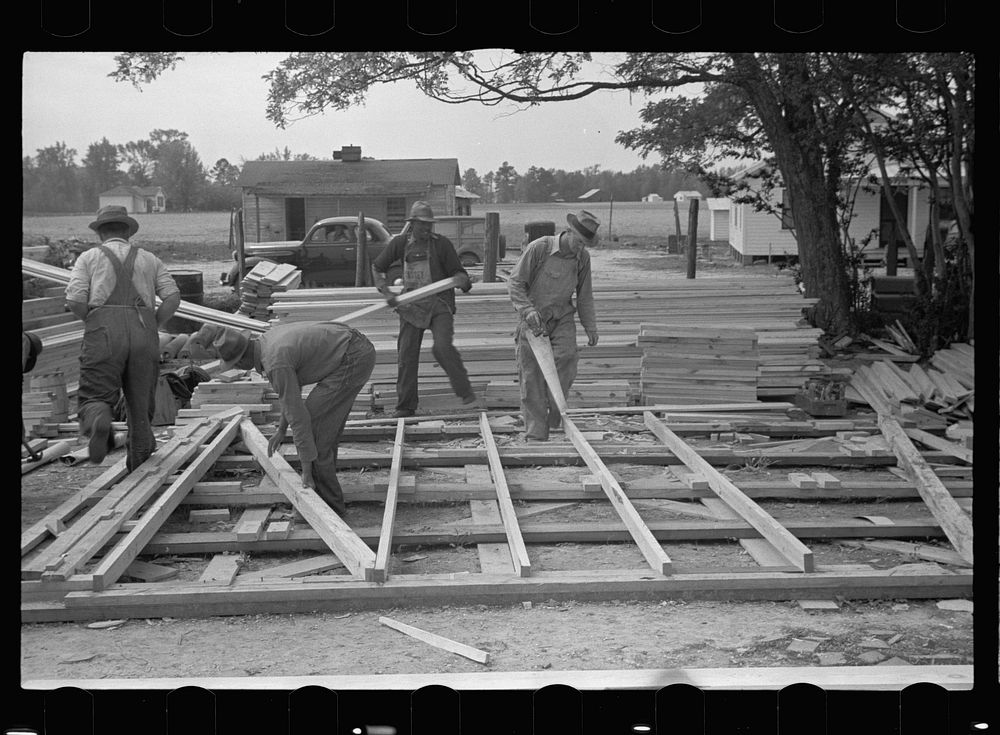 Building wall of prefabricated house, Roanoke Farms, North Carolina. Sourced from the Library of Congress.