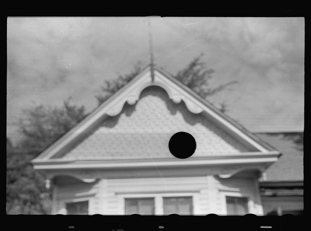 [Untitled photo, possibly related to: Gable in Enfield, North Carolina]. Sourced from the Library of Congress.