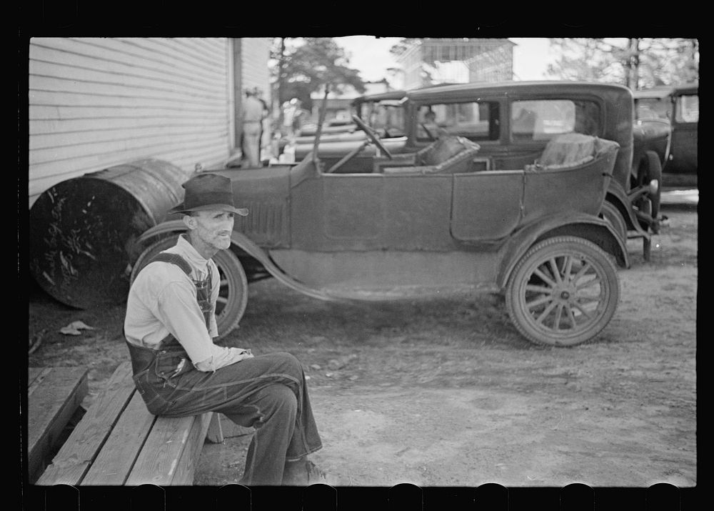 Farmer outside the cooperative store. Irwinville, Georgia. Sourced from the Library of Congress.