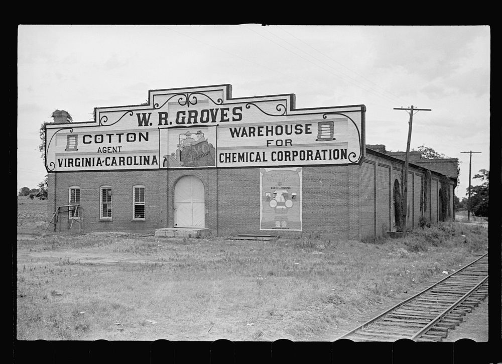 Cotton warehouse, Byromville, Georgia. Sourced from the Library of Congress.