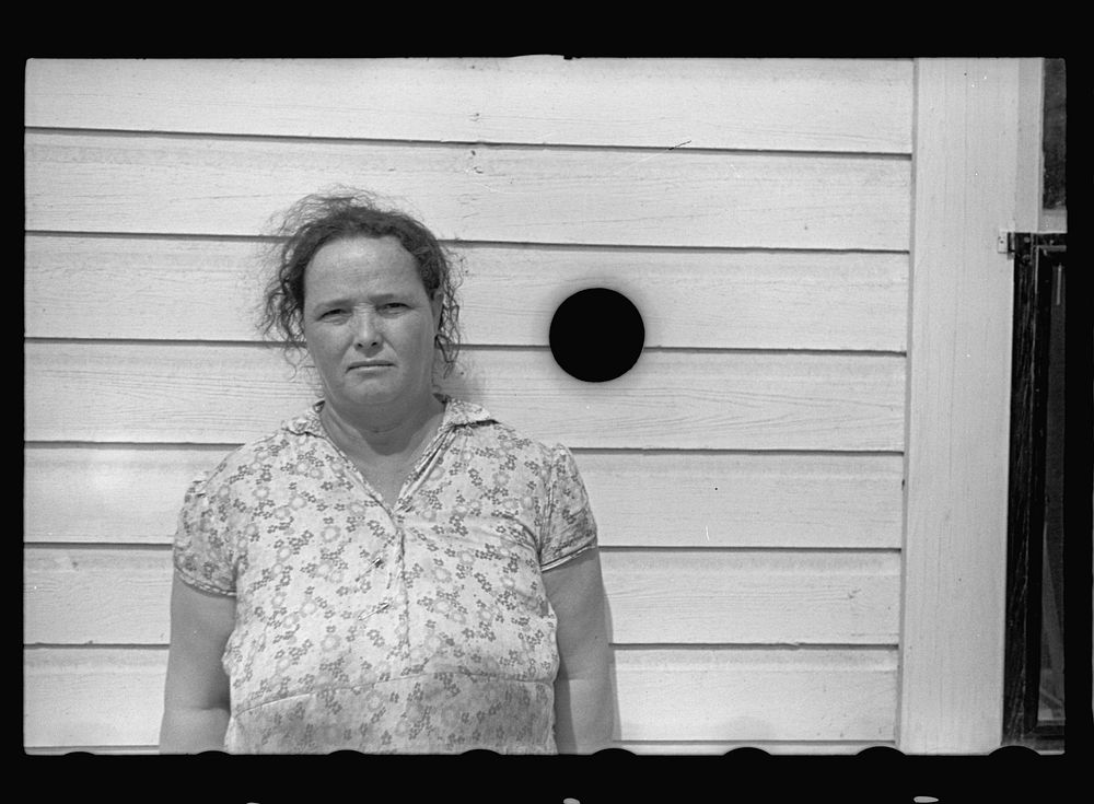 [Untitled photo, possibly related to: Farm wife at Irwinville Farms, Georgia]. Sourced from the Library of Congress.