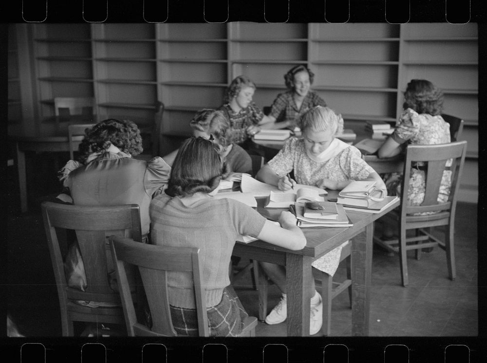 [Untitled photo, possibly related to: Library at Greenhills school, Greenhills, Ohio]. Sourced from the Library of Congress.
