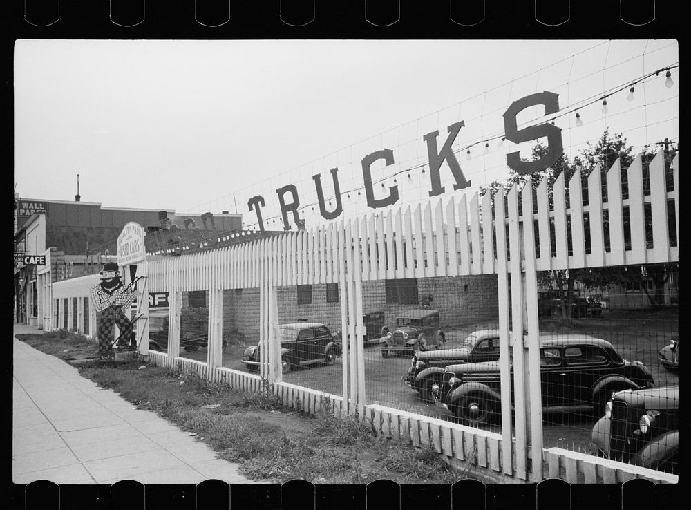 [Untitled photo, possibly related to: Paul Bunyan at used car lot, Bemidji, Minnesota]. Sourced from the Library of Congress.