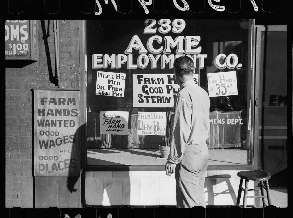 Employment agency in Gateway District, Minneapolis, Minnesota. Sourced from the Library of Congress.