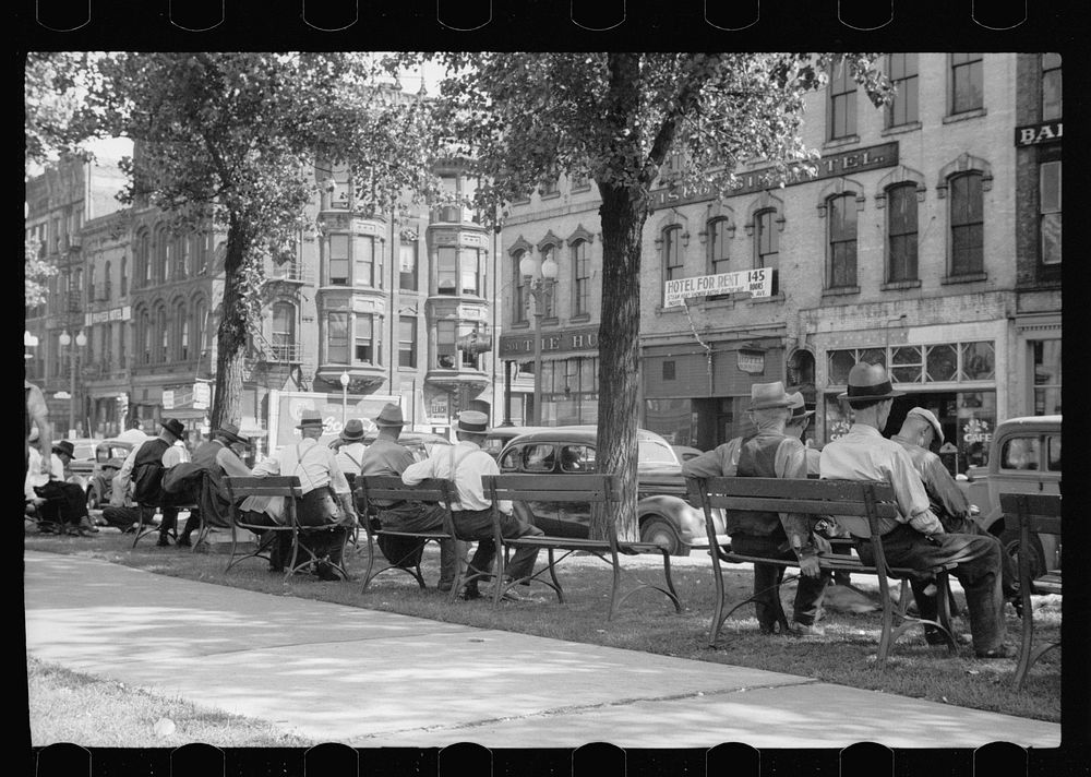 Men sitting in the park, Gateway District, Minneapolis, Minnesota. Sourced from the Library of Congress.