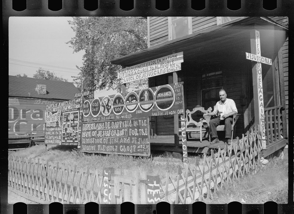 [Untitled photo, possibly related to: Religious signs, Minneapolis, Minnesota]. Sourced from the Library of Congress.