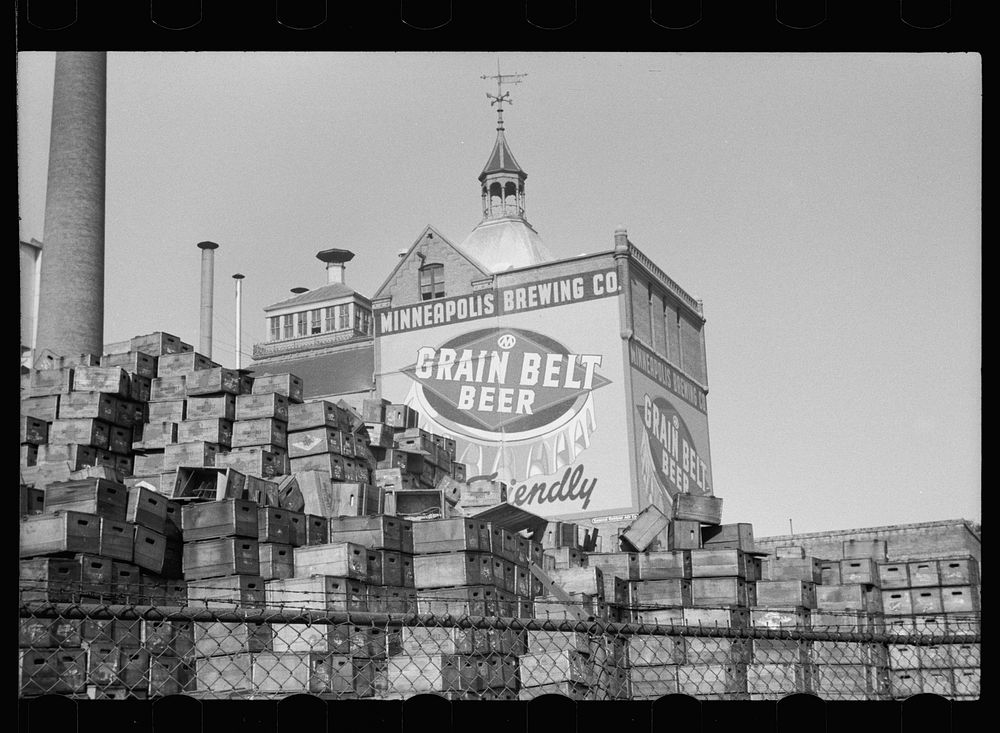 [Untitled photo, possibly related to: Brewery, Minneapolis, Minnesota]. Sourced from the Library of Congress.