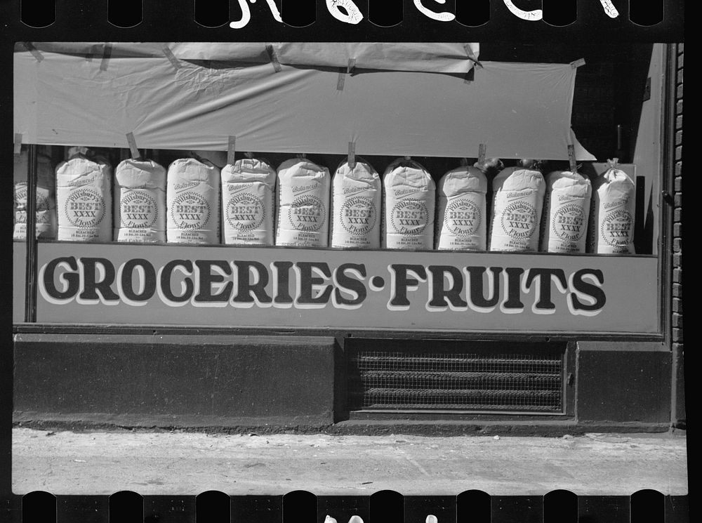 Grocery store, Minneapolis, Minnesota. Sourced from the Library of Congress.