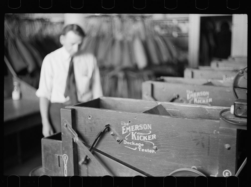[Untitled photo, possibly related to: Bags of grain samples at state grain inspection deptartment, Minneapolis, Minnesota].…