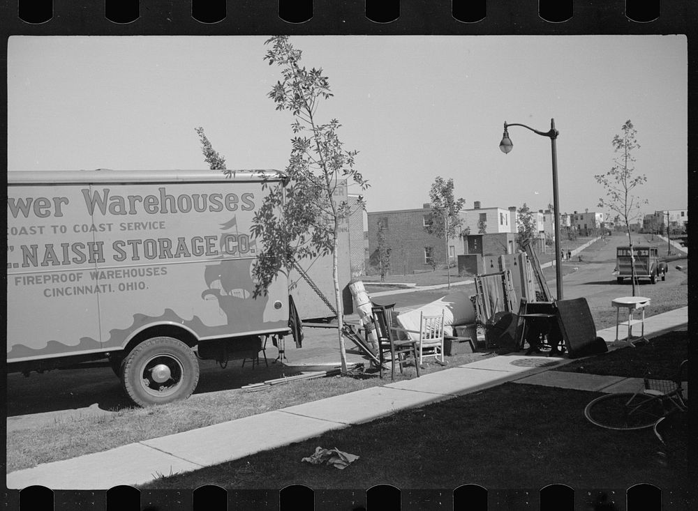 Family moving in at Greenhills, Ohio. Sourced from the Library of Congress.