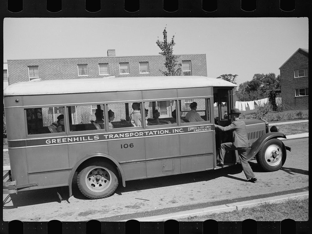 Bus which travels between Greenhills and Cincinnati, Ohio. Sourced from the Library of Congress.