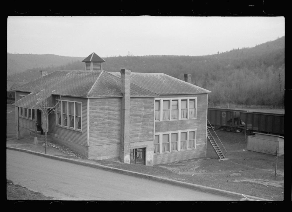 School in company-owned coal town, Kempton, West Virginia. Sourced from the Library of Congress.
