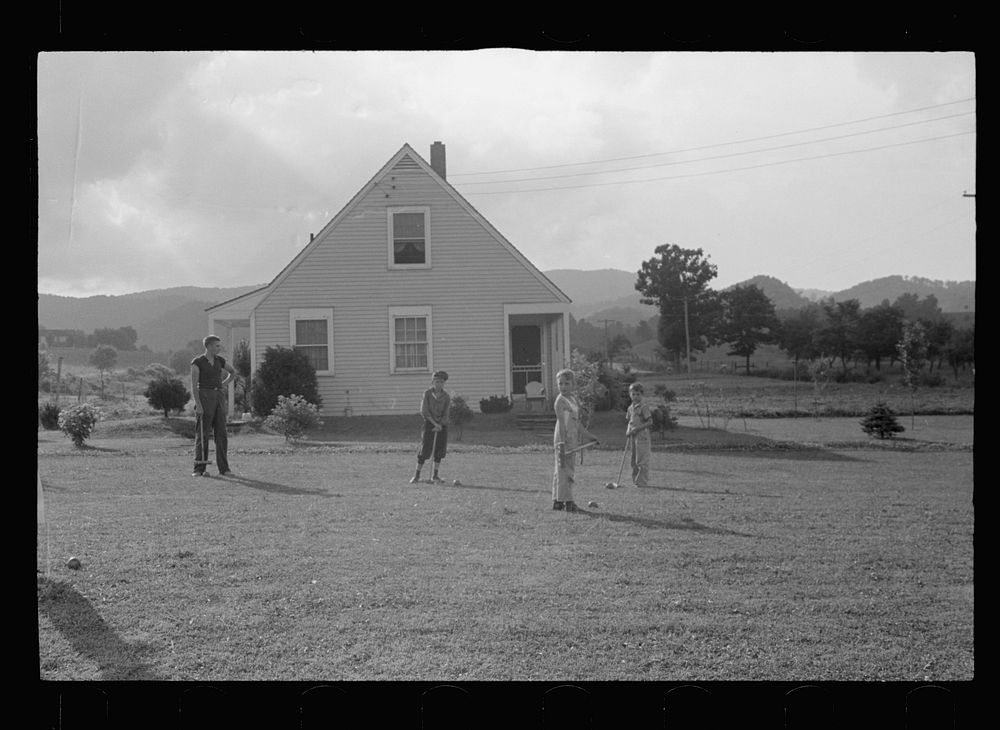 Croquet game, Tygart Valley Homesteads, West Virginia. Sourced from the Library of Congress.