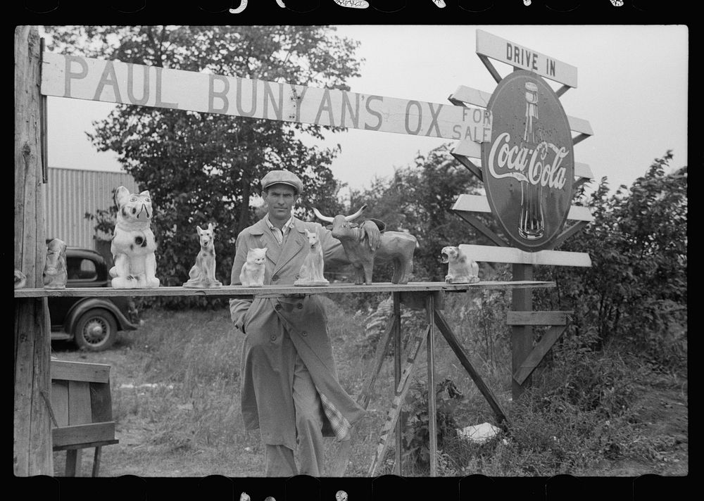Paul Bunyan roadside stand near Bemidji, Minnesota. Sourced from the Library of Congress.