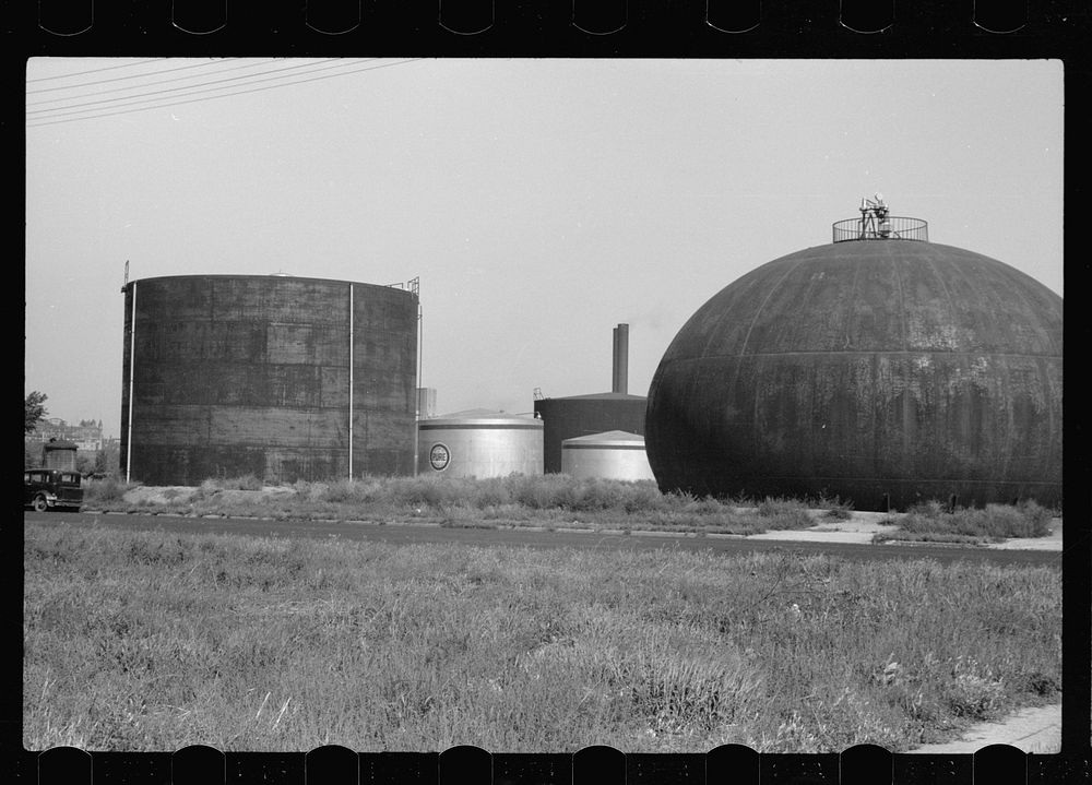 Oil tanks, Minneapolis, Minnesota. Sourced from the Library of Congress.