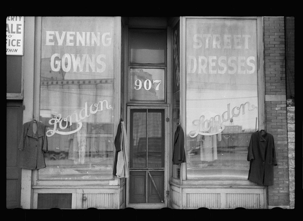 Secondhand dress shop, Gateway District, Minneapolis, Minnesota. Sourced from the Library of Congress.