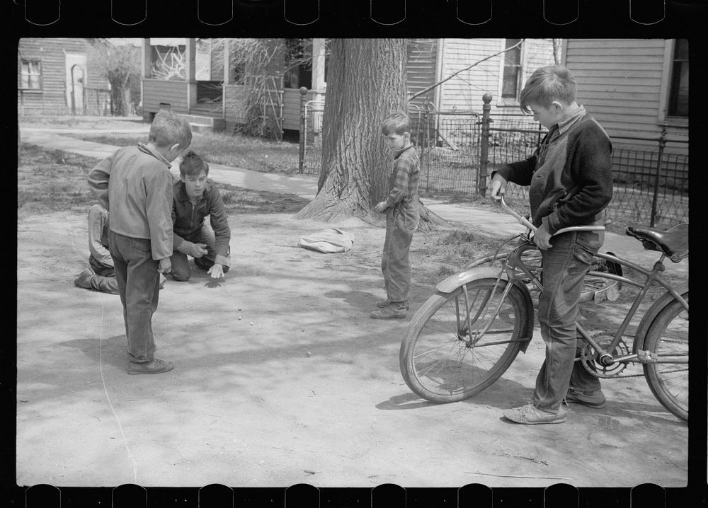 Boys playing marbles, Woodbine, Iowa. Sourced from the Library of Congress.