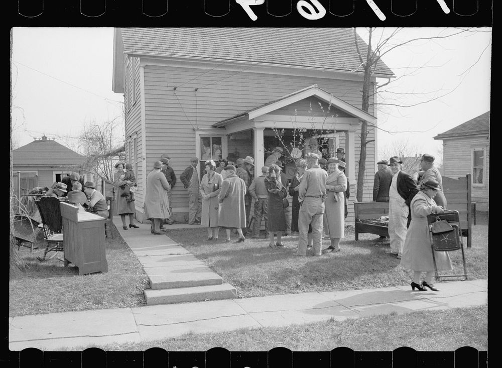 Auction of household goods, Grundy Center, Iowa. Sourced from the Library of Congress.