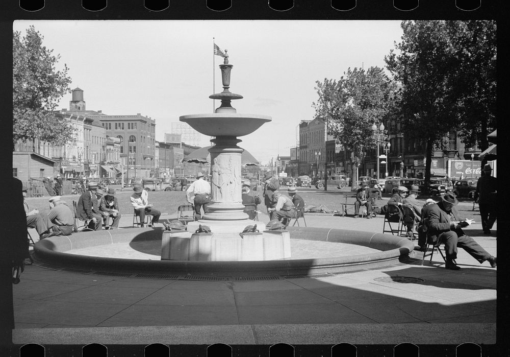 [Untitled photo, possibly related to: Gateway District, Minneapolis, Minnesota]. Sourced from the Library of Congress.