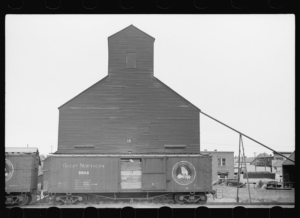 [Untitled photo, possibly related to: Country grain elevator, Litchifeld, Minnesota]. Sourced from the Library of Congress.