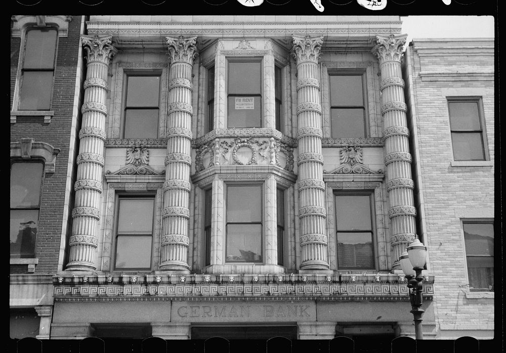 Bank on main street, Dubuque, Iowa. Sourced from the Library of Congress.