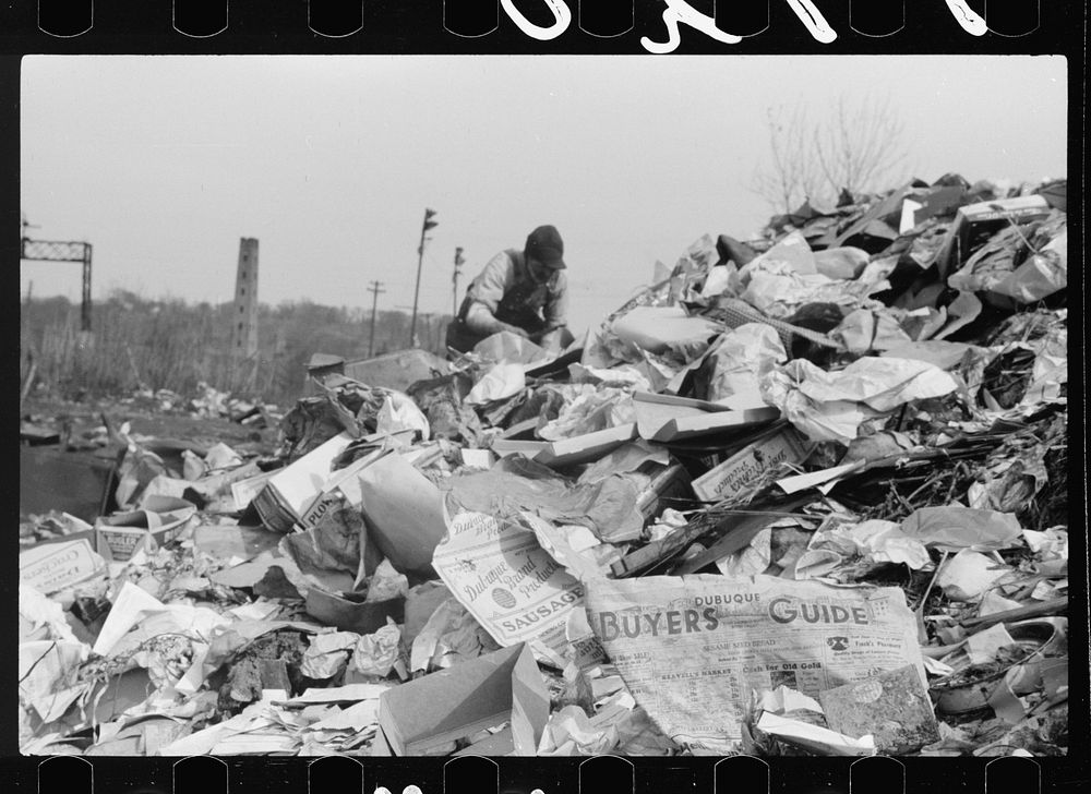 Scavenging the city dump, Dubuque, Iowa. Sourced from the Library of Congress.
