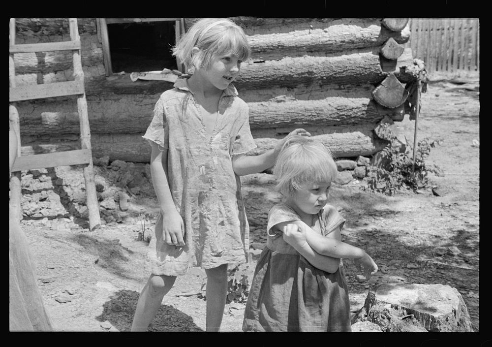 Children of rehabilitation client resettled in the Ozark Mountains. Sourced from the Library of Congress.