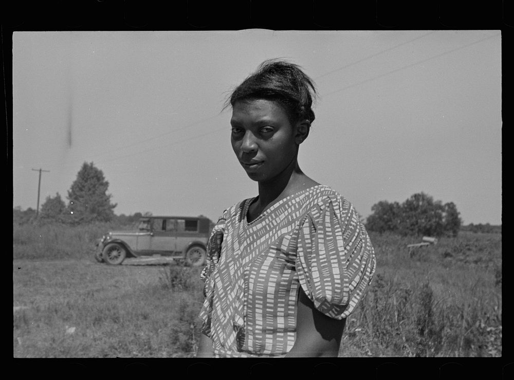 Wife of  sharecropper, Lee County, Mississippi. Sourced from the Library of Congress.